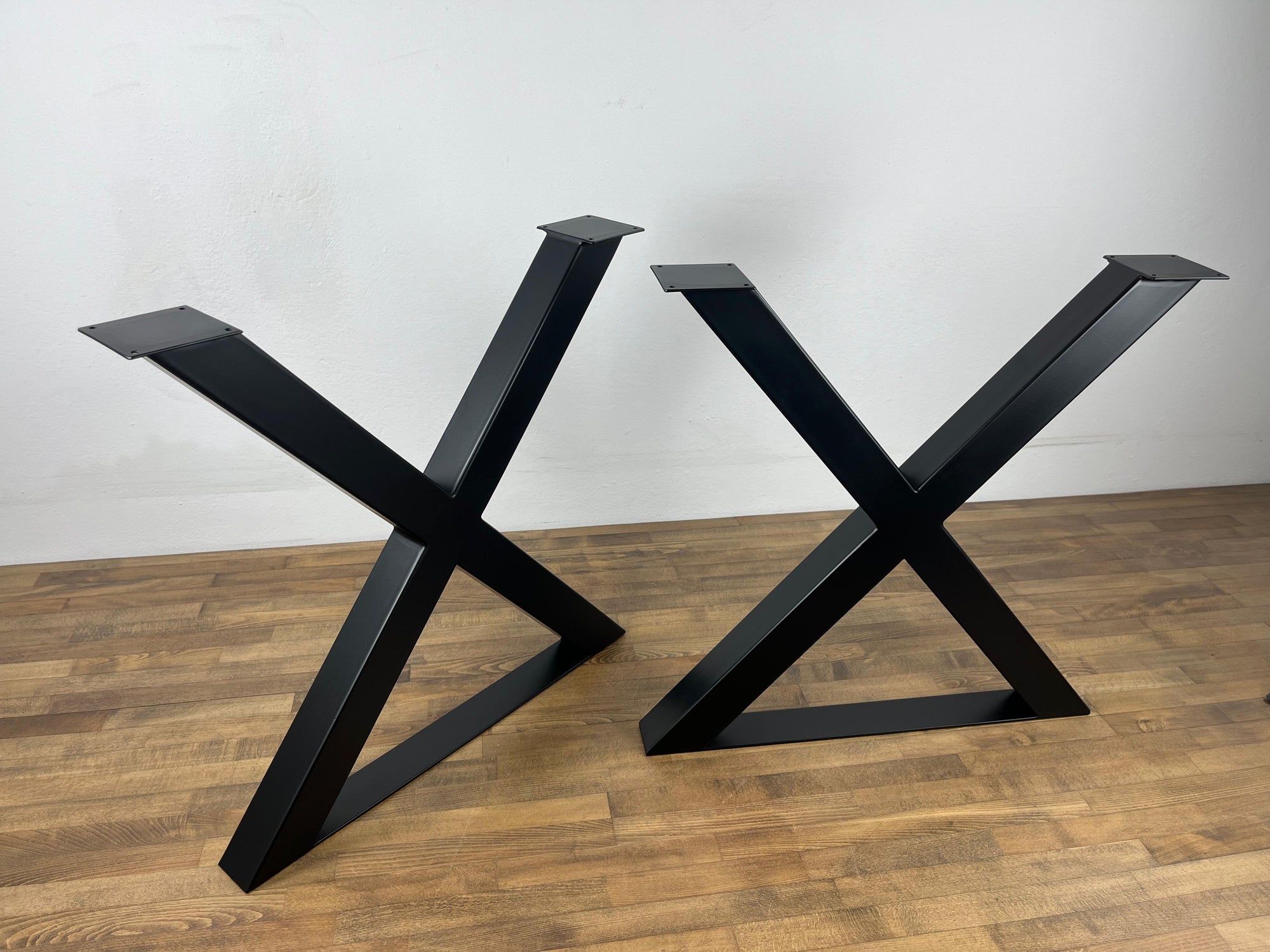 sturdy table legs 